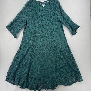 Kiyonna Emerald Green Lace Sequin 2 Piece Dress Set Bell Sleeve Size 2